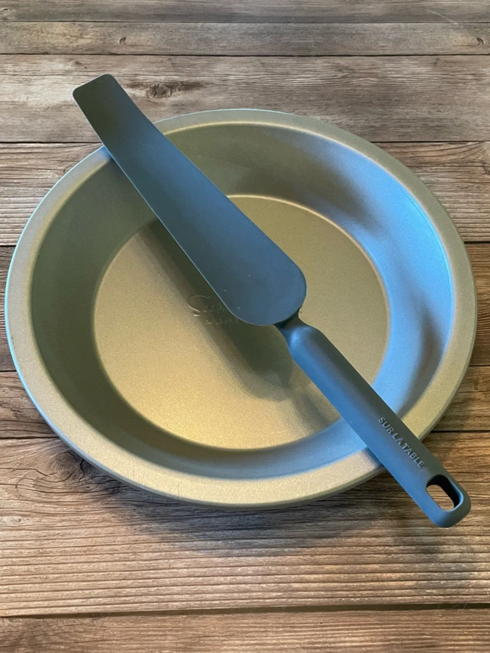 Sur La Table Pie Tin & Spatula